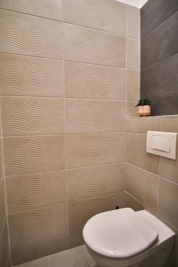 F4 Design Apartment- Boedapest Buitenkant foto