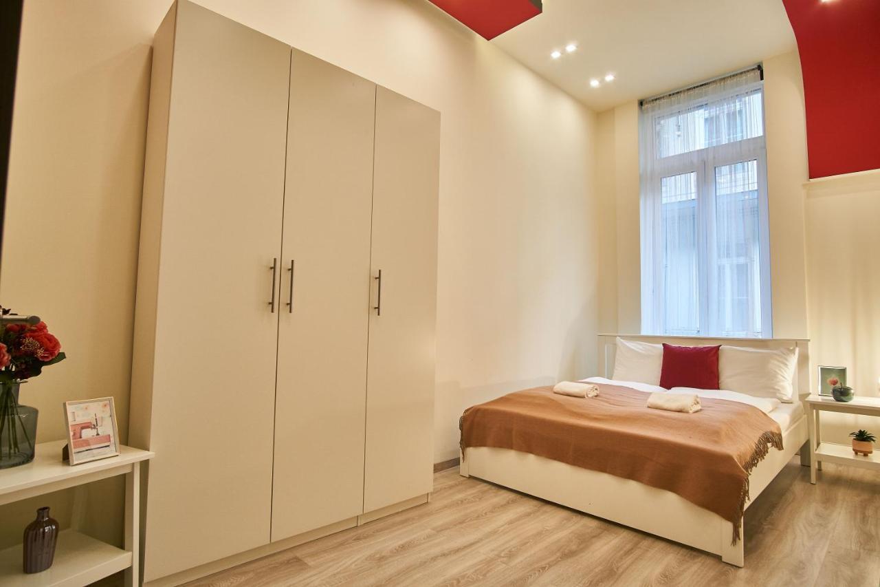 F4 Design Apartment- Boedapest Buitenkant foto