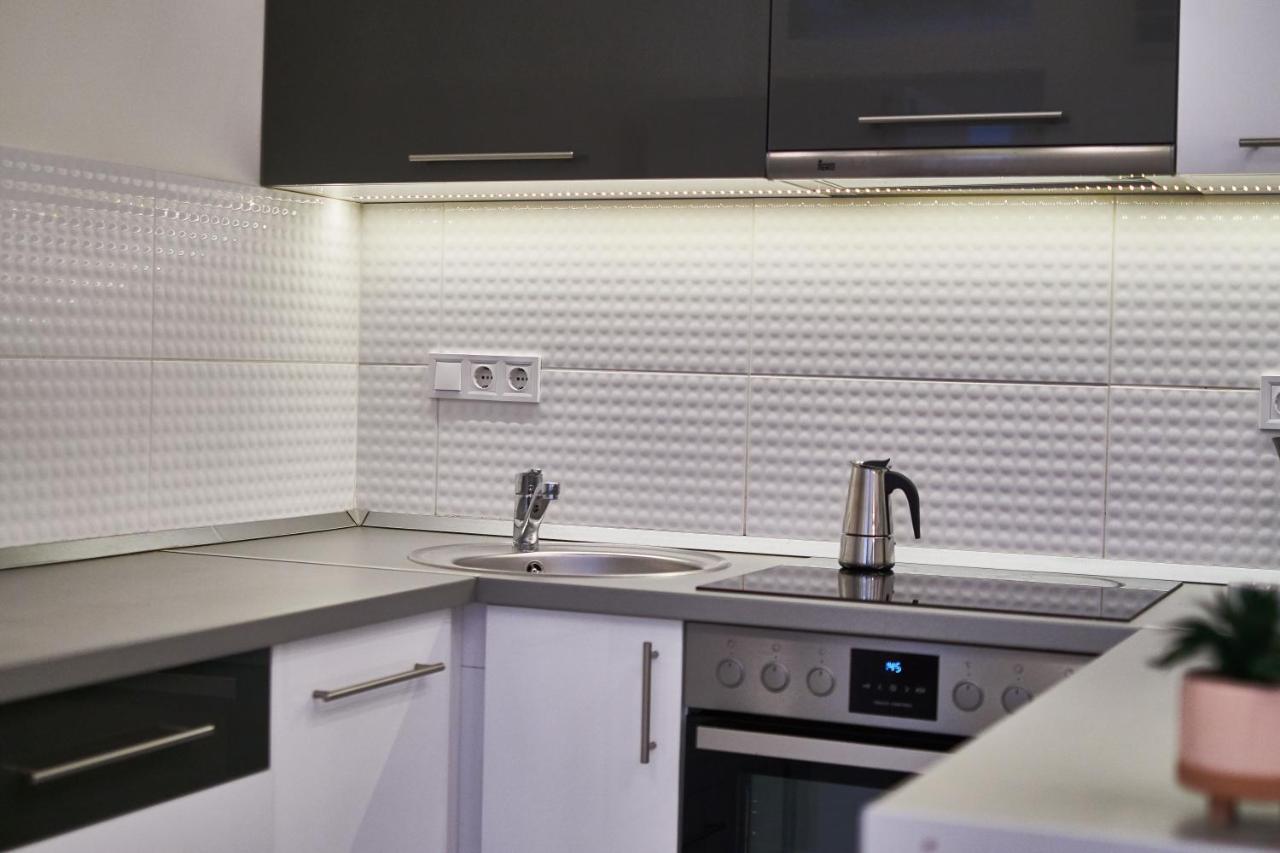 F4 Design Apartment- Boedapest Buitenkant foto