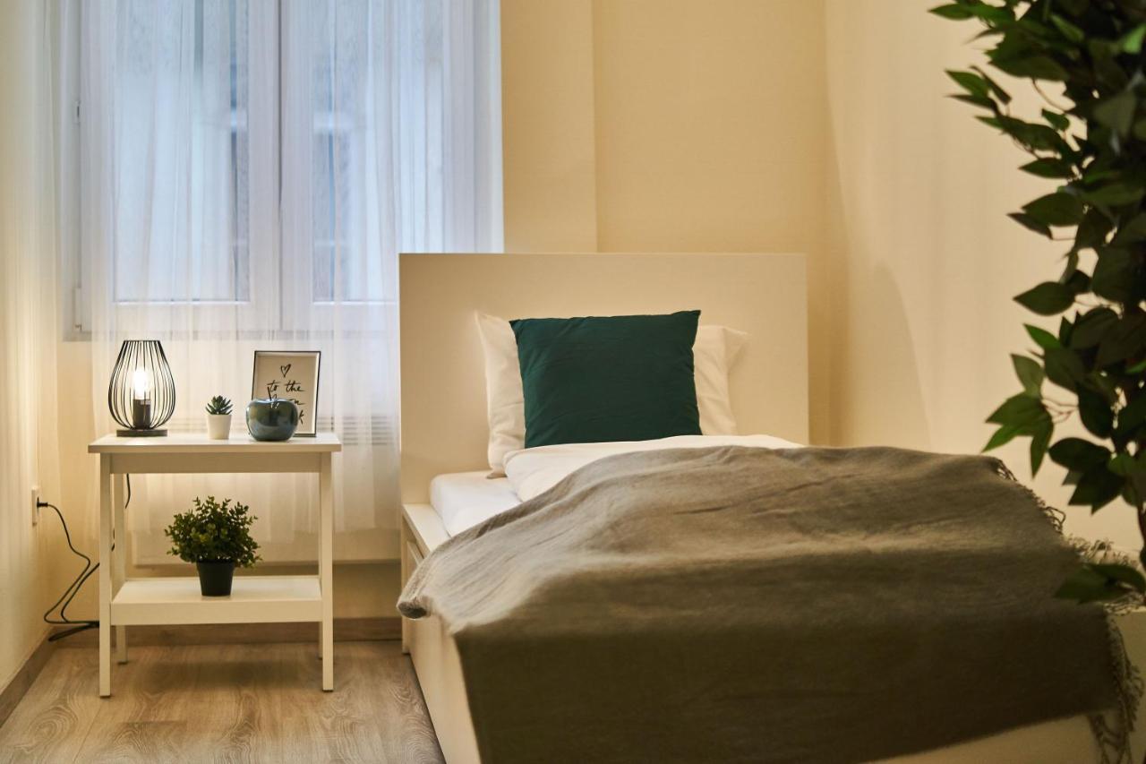 F4 Design Apartment- Boedapest Buitenkant foto