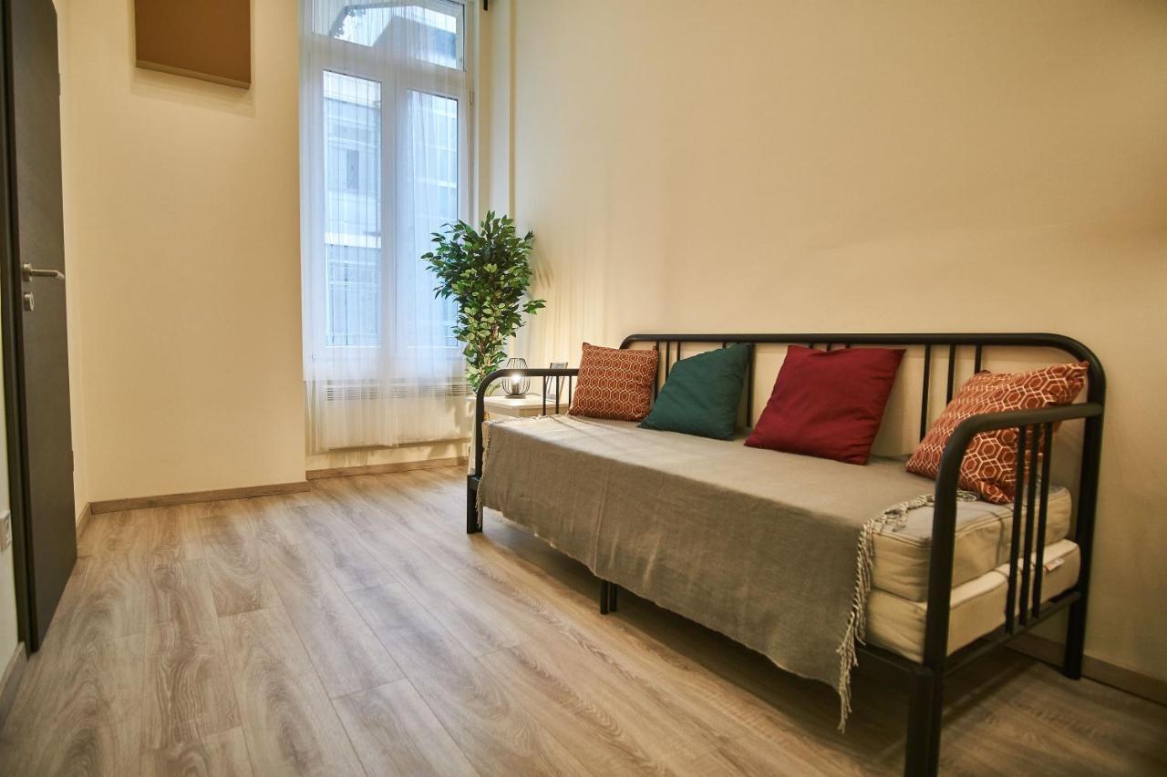 F4 Design Apartment- Boedapest Buitenkant foto