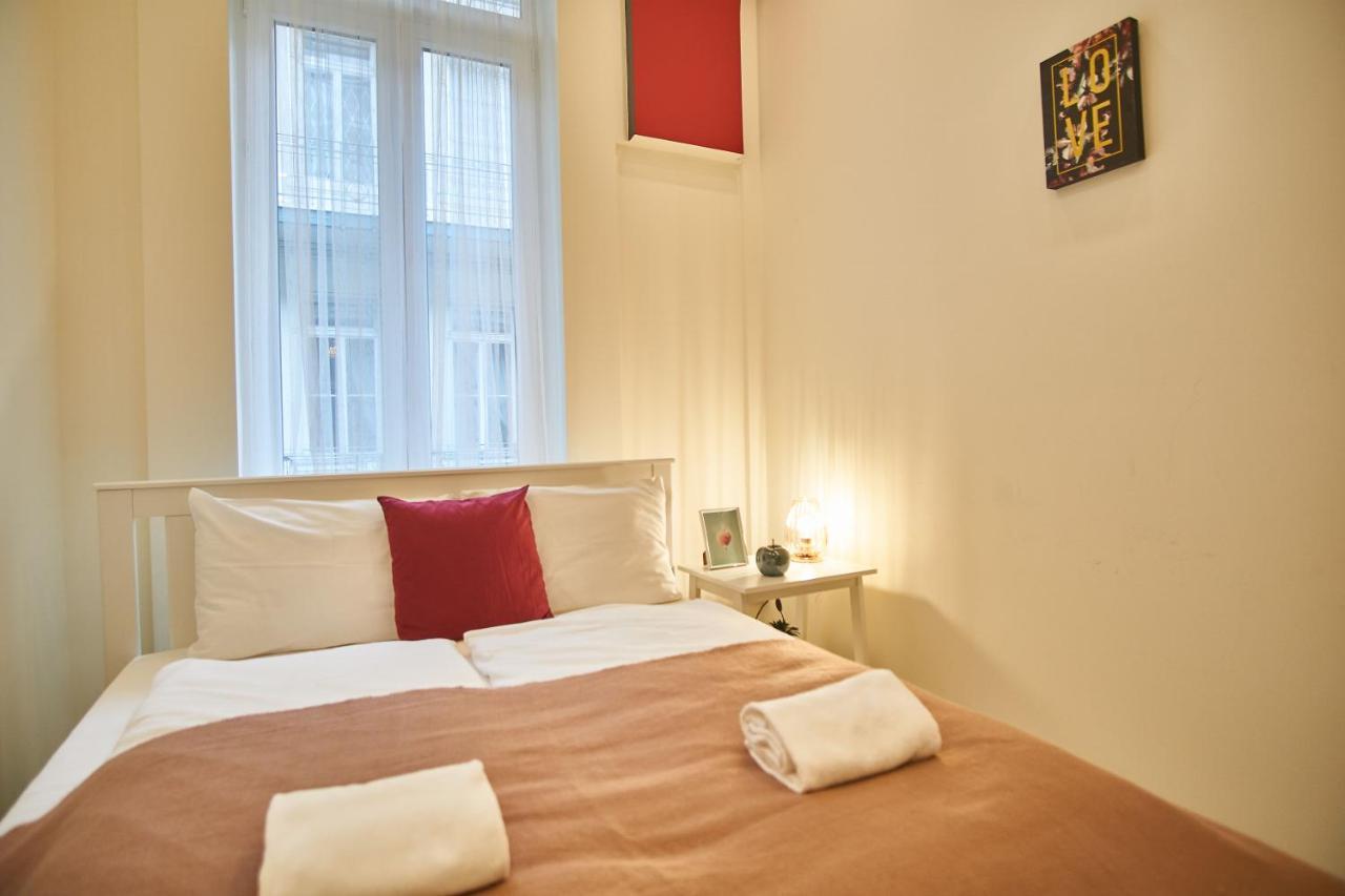 F4 Design Apartment- Boedapest Buitenkant foto