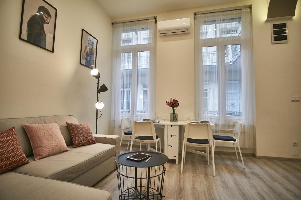 F4 Design Apartment- Boedapest Buitenkant foto